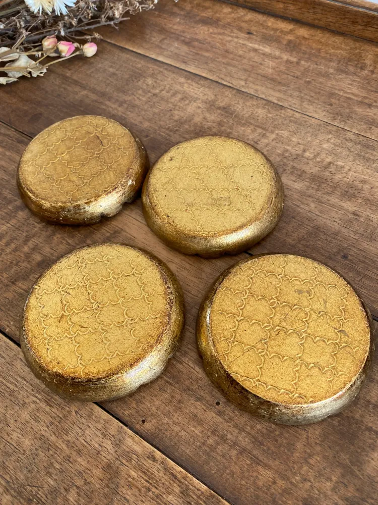 Sous-verres florentins en bois décorés para Delimitar Espacios