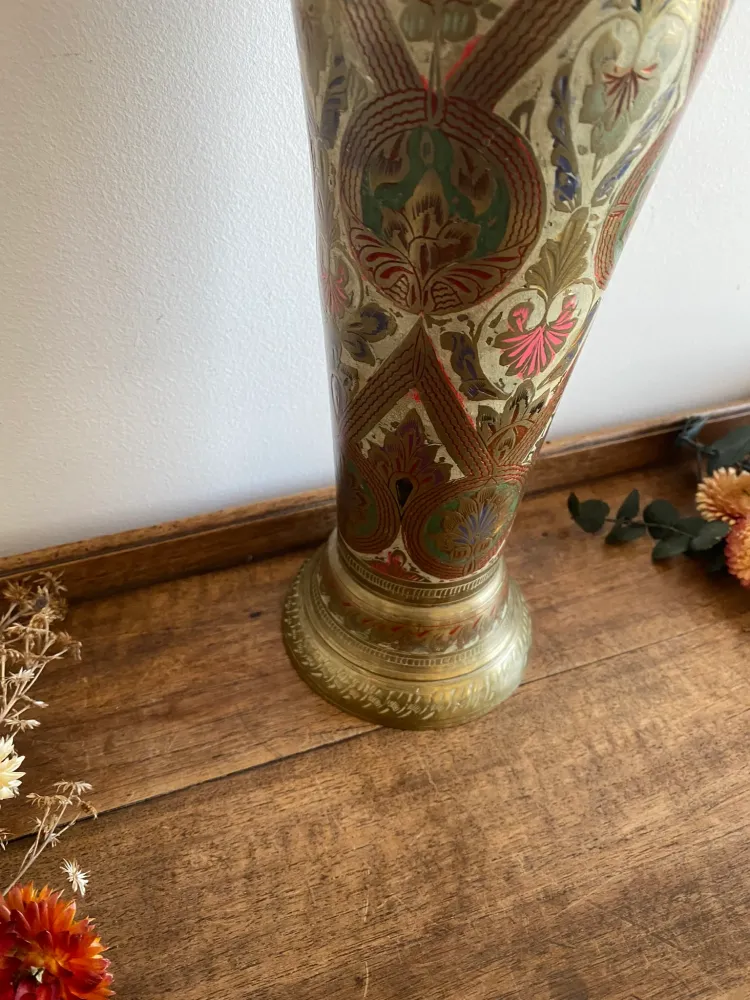Vase en laiton motifs floraux peints style oriental | Material Reciclado |